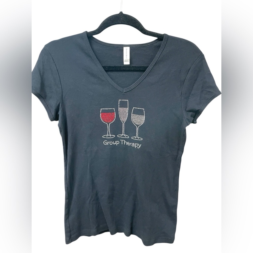 Women🍷Black Fitted Short Sleeve Tee with Rhinestone detail, size medium